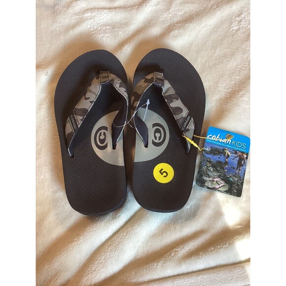 NEW! Cobian Boys ARV2 Jr. Size 5- Camo Flip Flops Sandals Back to School Summer - Picture 3 of 3